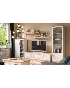 Regal, S1, Julija