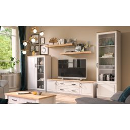 Regal, S1, Julija