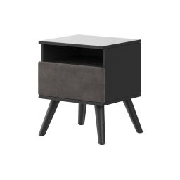 Oblazinjena nočna omarica, Polina